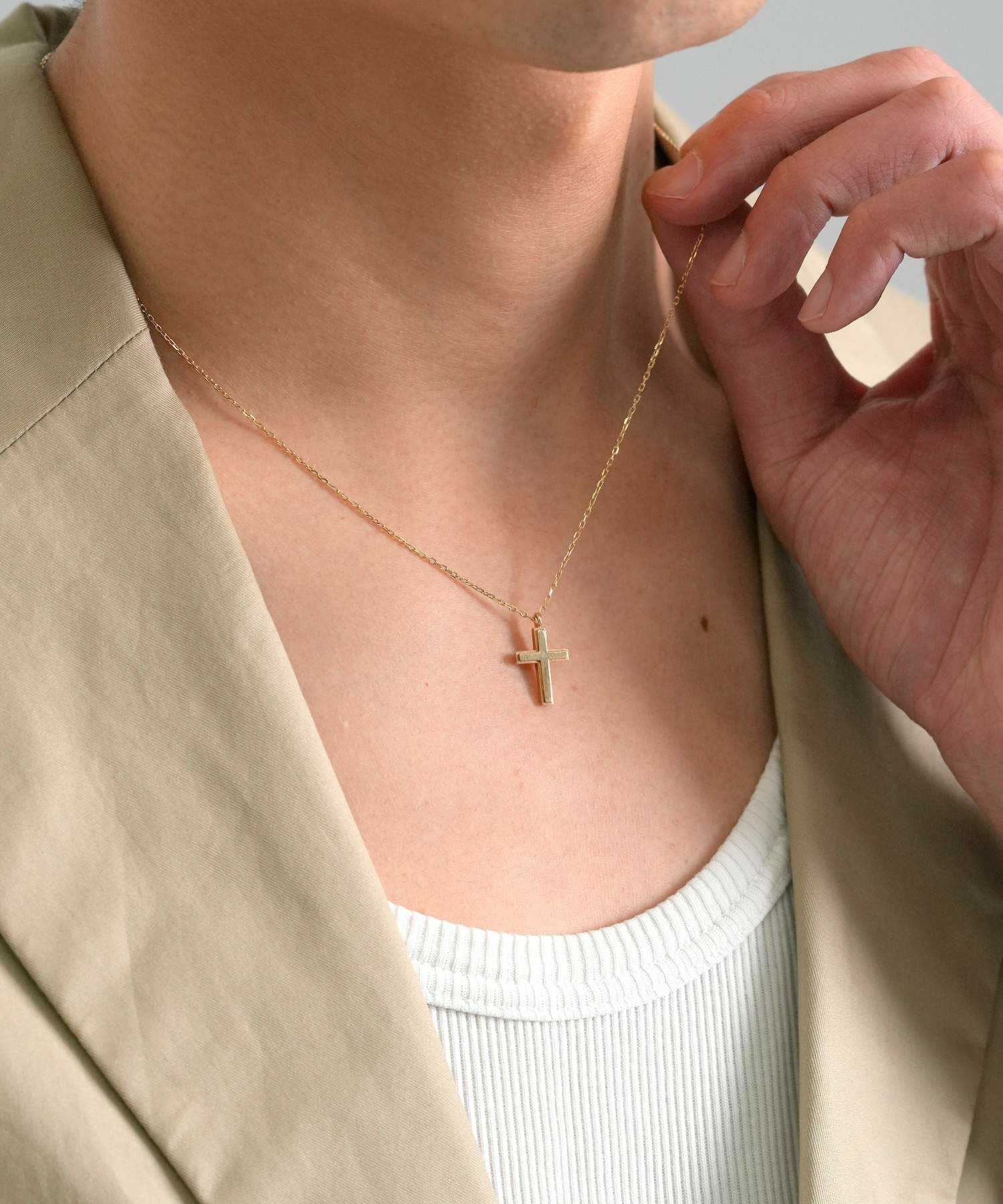 Petite Modern”プチネックレス（プレーンクロス/イエローゴールド