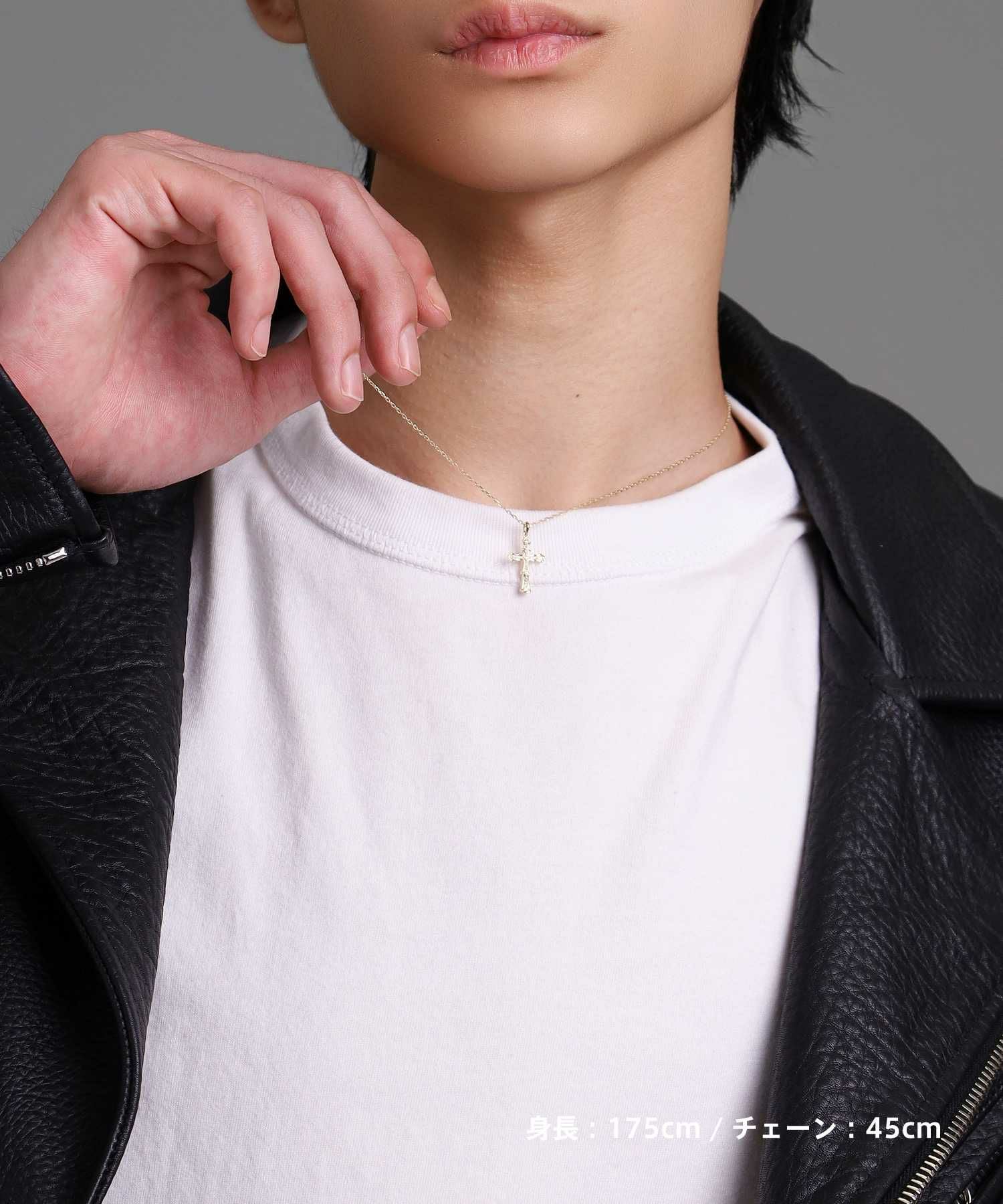 Petite Modern”プチネックレス（ヴィクトリアンクロス/イエロー