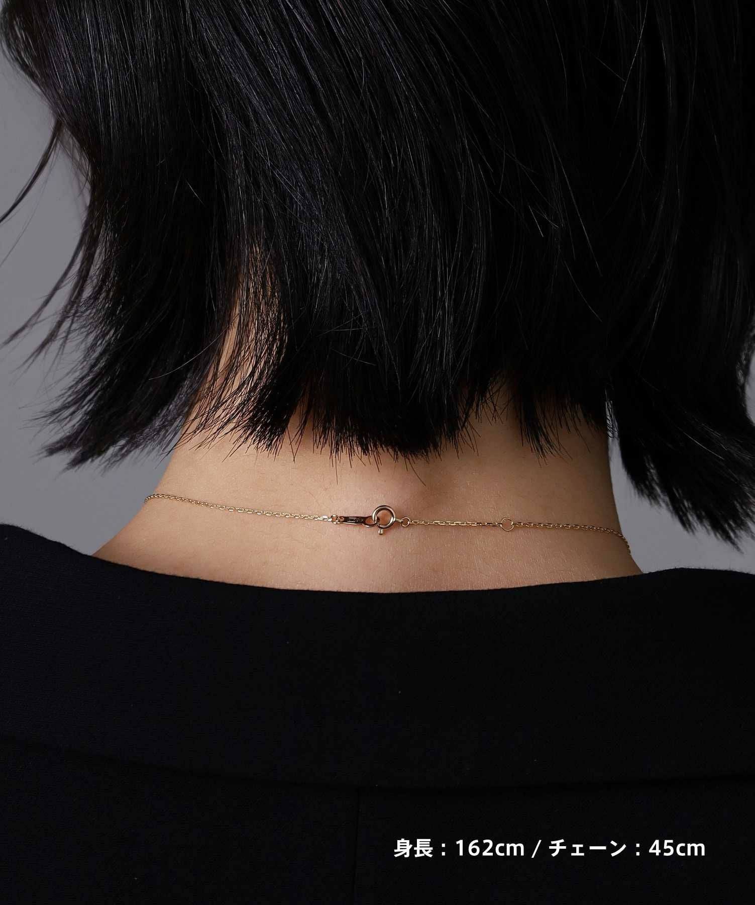 Petite Modern”プチネックレス（ヴィクトリアンクロス/イエロー