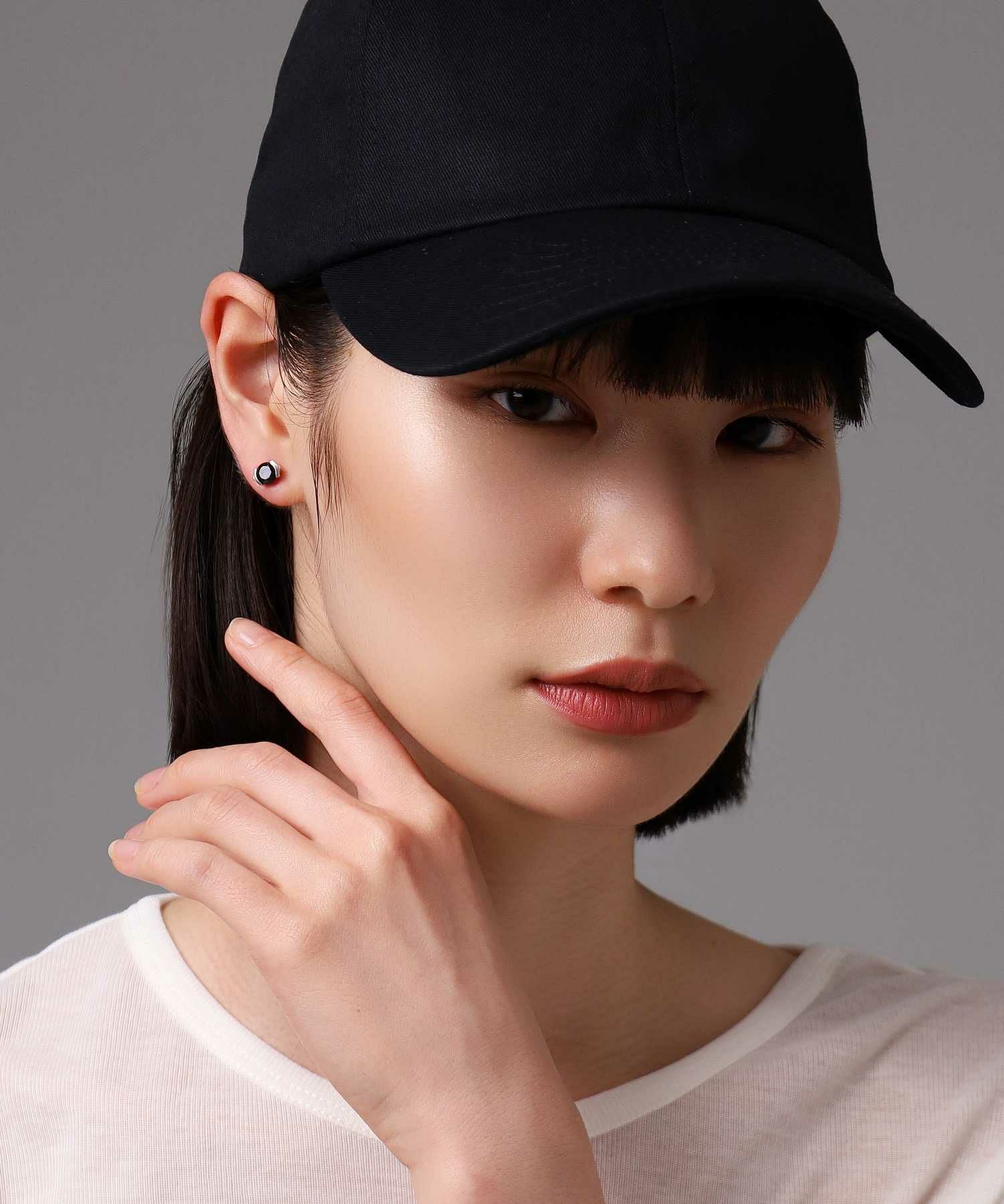 BASIC”ブリリアントカットピアス（シルバー×ブラックジルコニア
