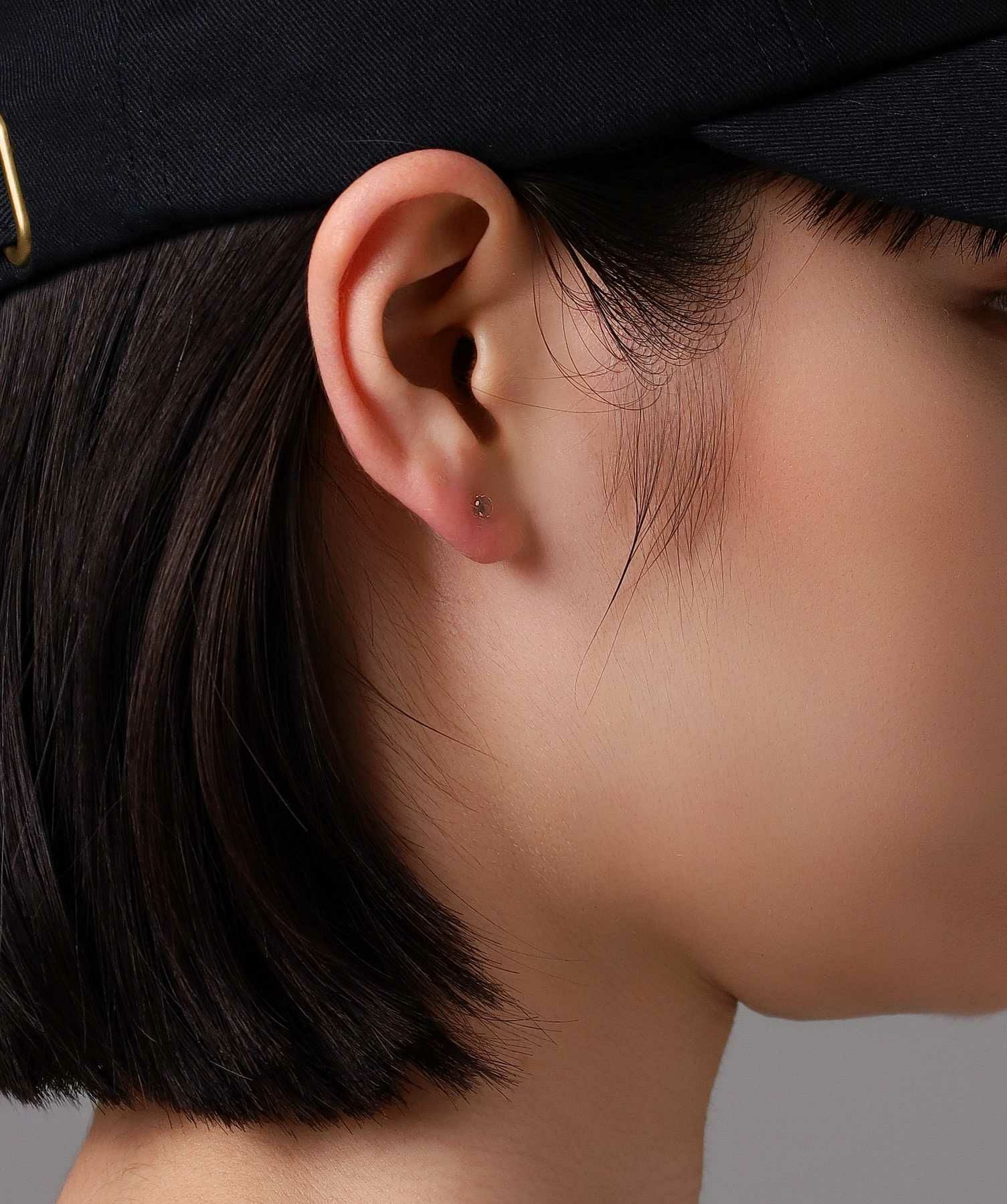 Petite Modern”ブラックダイヤモンドピアス（Sサイズ/0.1CT）/プラチナ