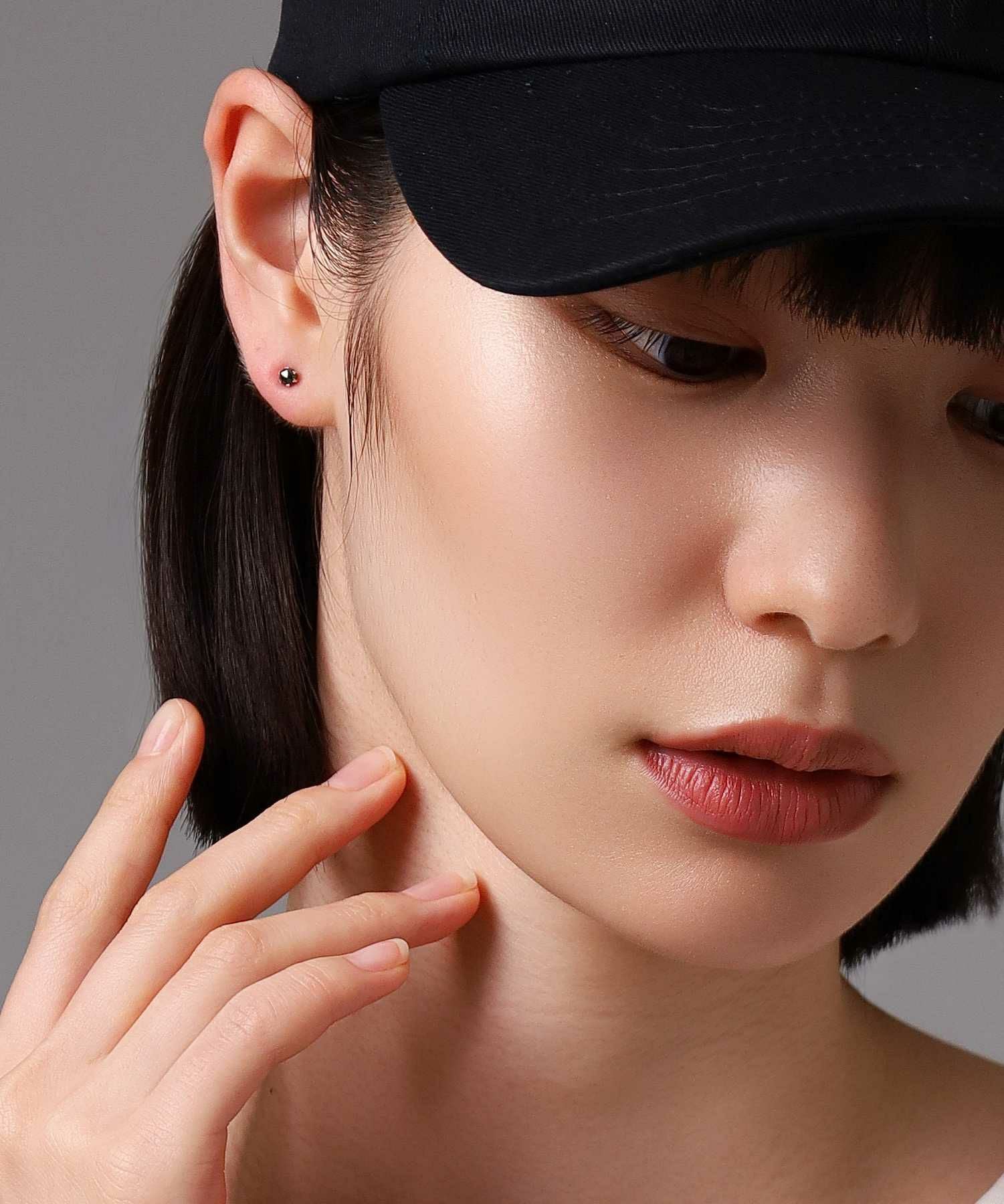 Petite Modern”ブラックダイヤモンドピアス（Sサイズ/0.1CT）/プラチナ