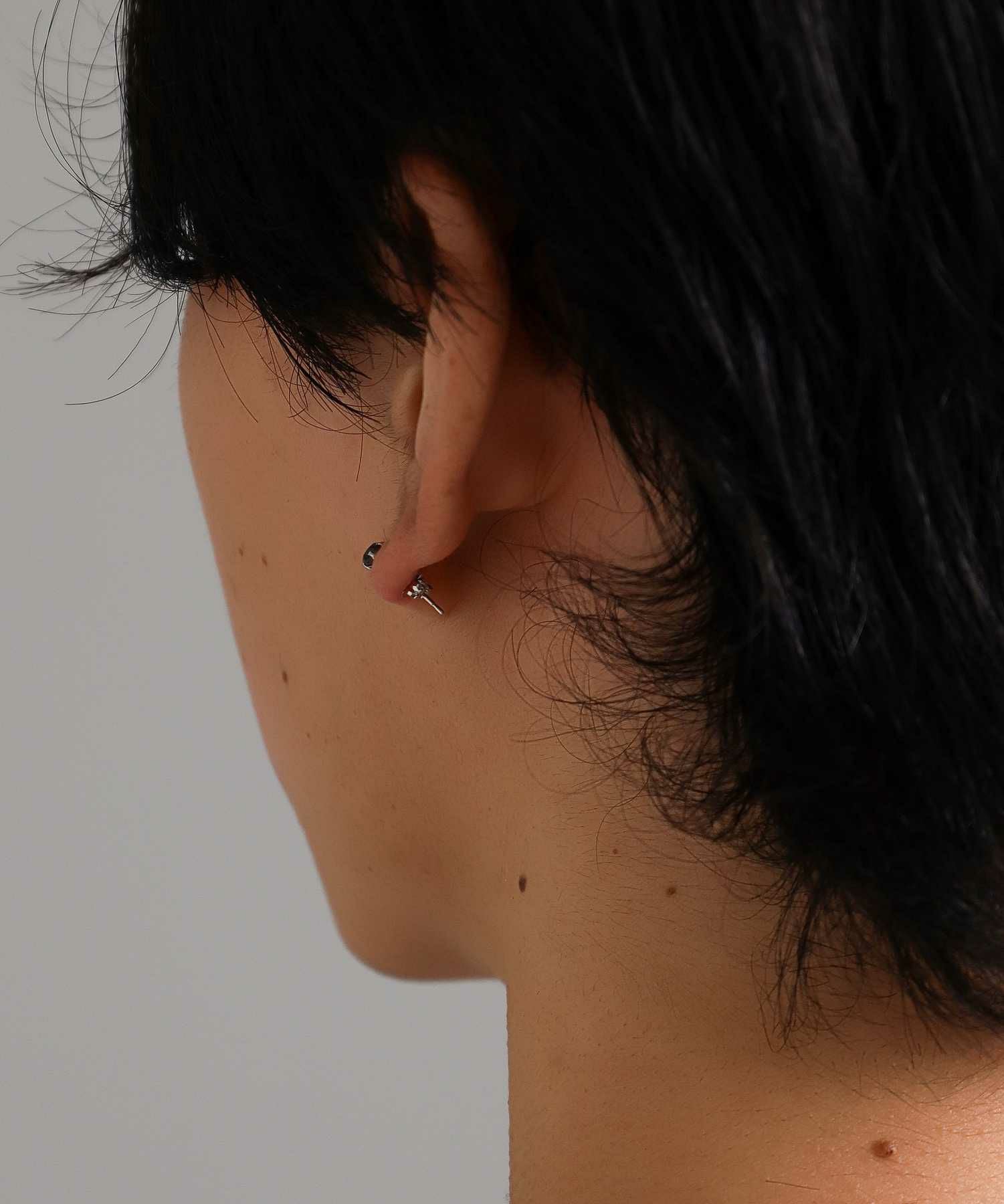 Petite Modern”ブラックダイヤモンドピアス（Mサイズ/0.25CT