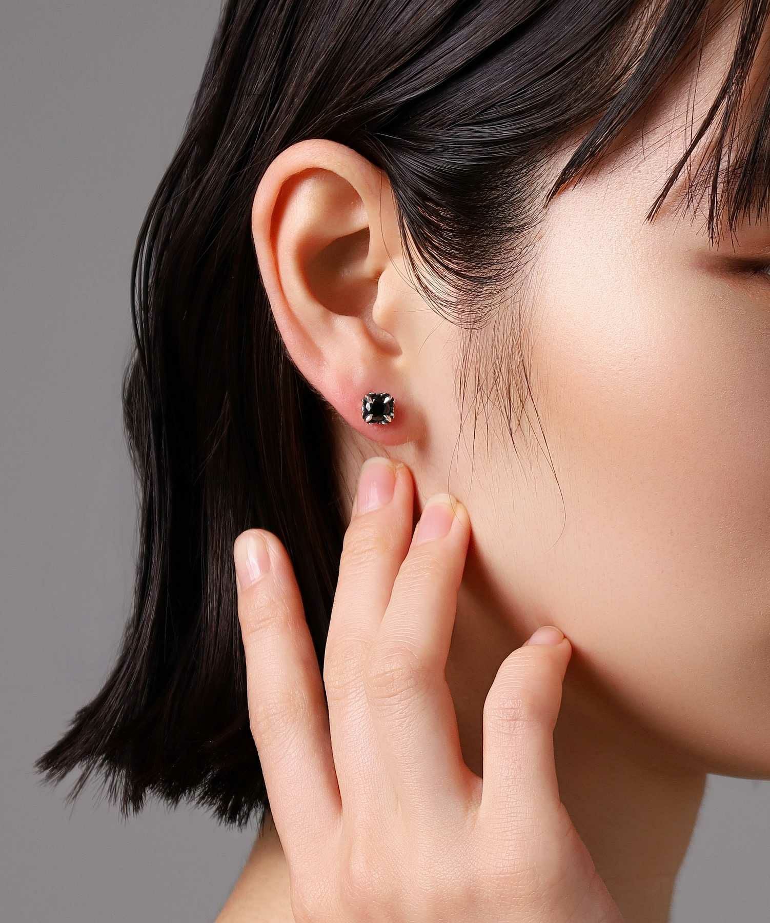 BASIC”コマンダーストーンピアス（シルバー×ブラック）/シルバー925