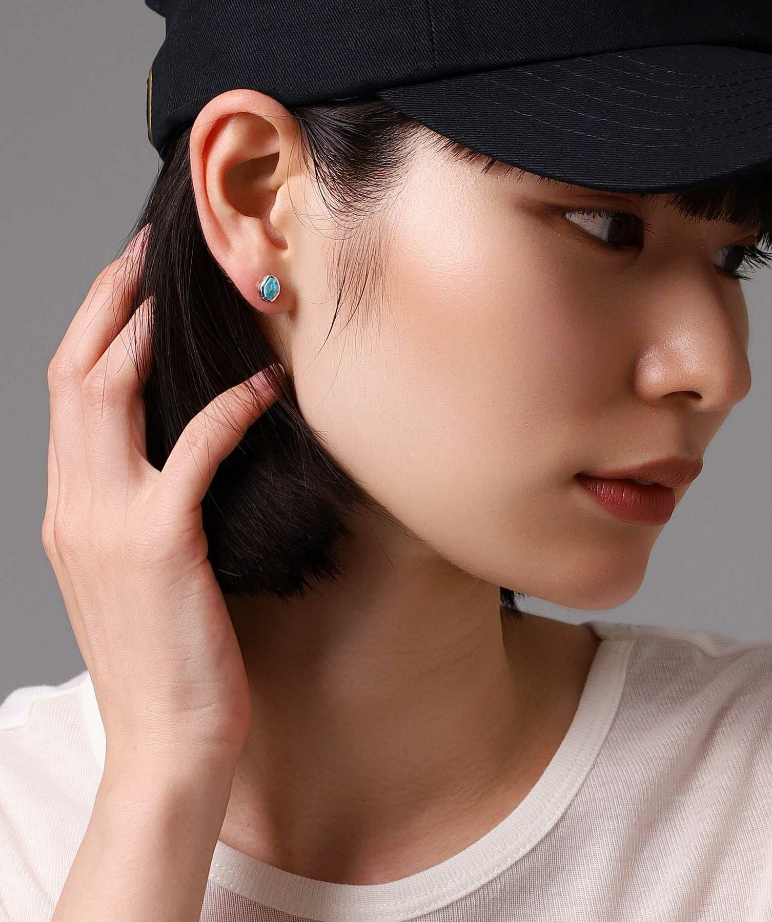 定価16500円 超美品ライオンハート ターコイズピアス シルバー925 18Ｋ 美品 ライオンハート スタッドピアス ターコイズ 925 18Kゴールド