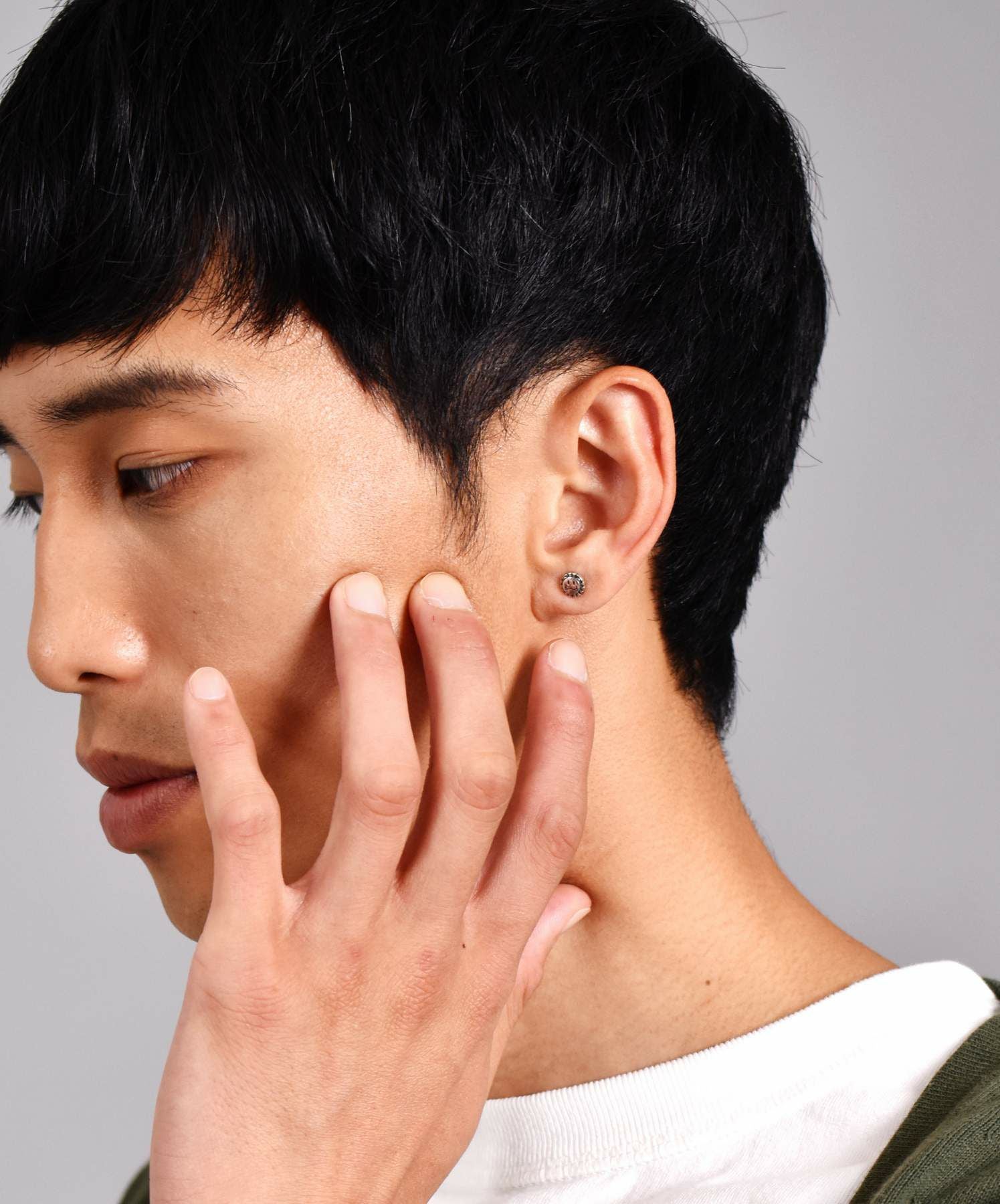 LEO”スタッズピアス(smile)/シルバー925 | LION HEART STORE｜ライオン