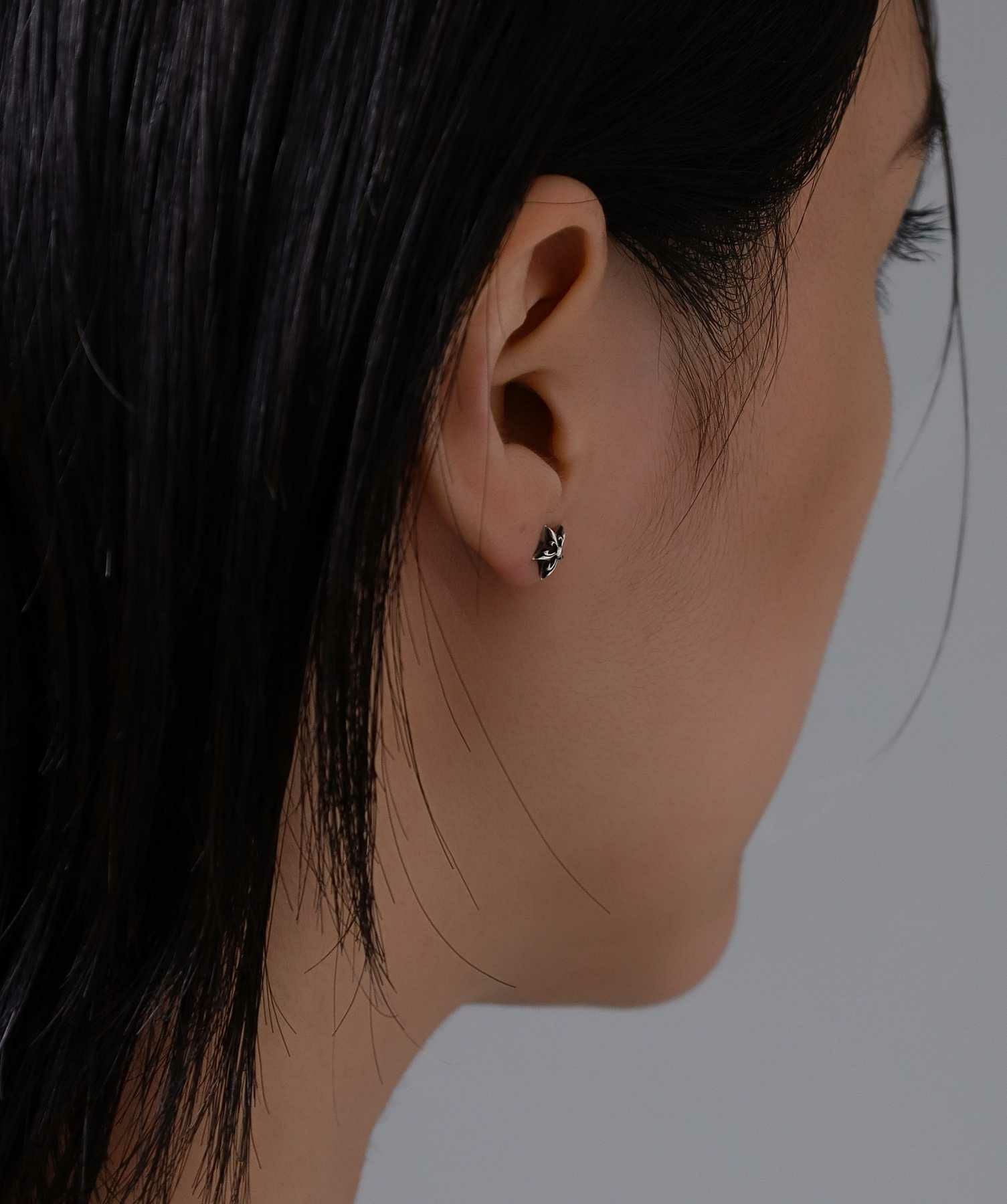 ピアス　シロトシロ　19 HOWL”スタッズピアス（ゴシックスター）/シルバー925 | LION HEART