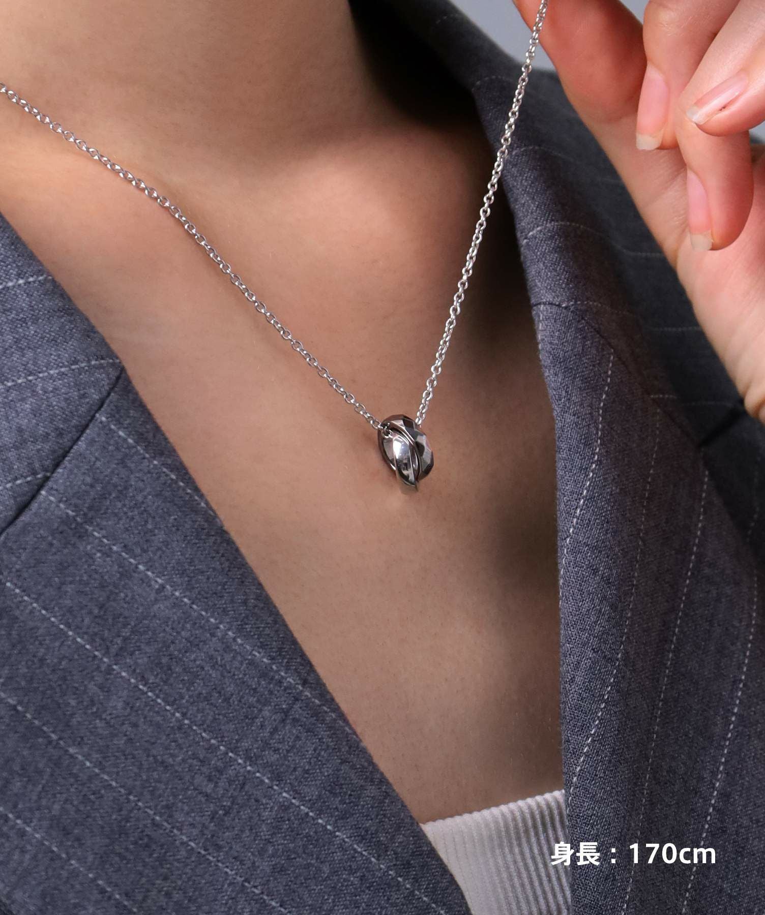 THE EDGE”カッティングダブルリングネックレス/シルバー×ライト