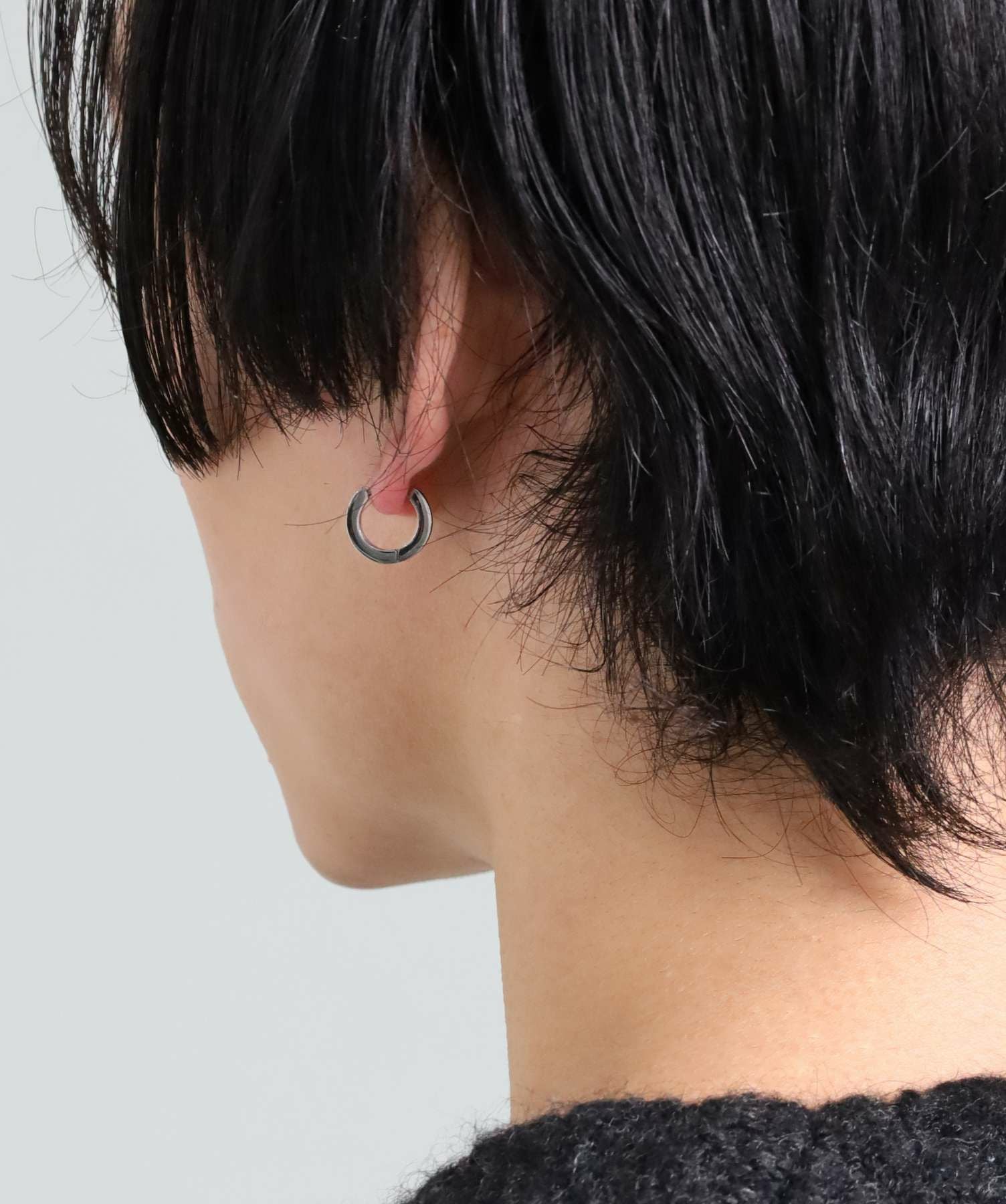 限定展開】“LH-1”ラインフープピアス（シルバー×ブラック）/サージカル