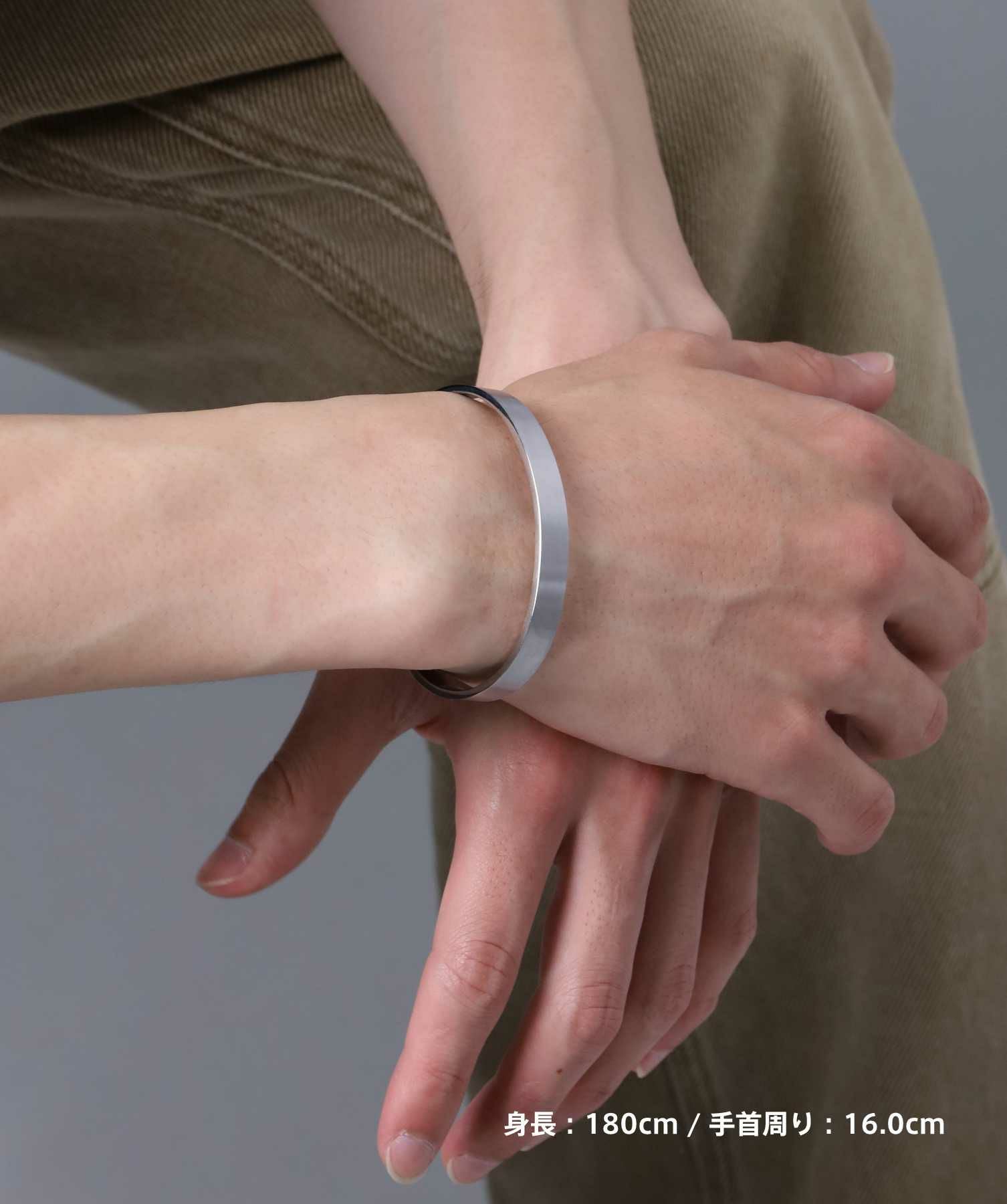 【WEB限定】ワイドストレートバングル/サージカルステンレス