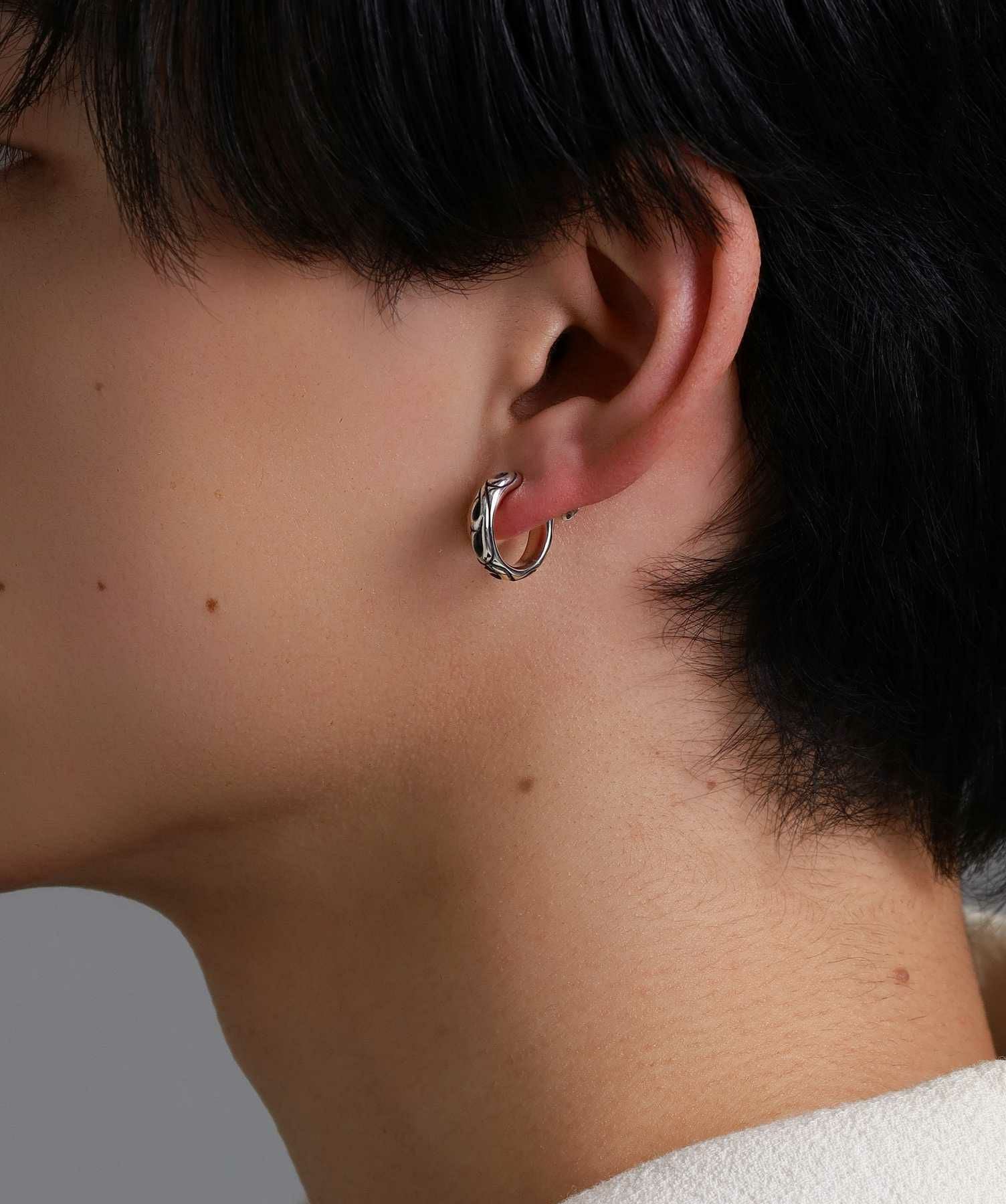 シルバーイヤリング/タテガミスクロール/シルバー925