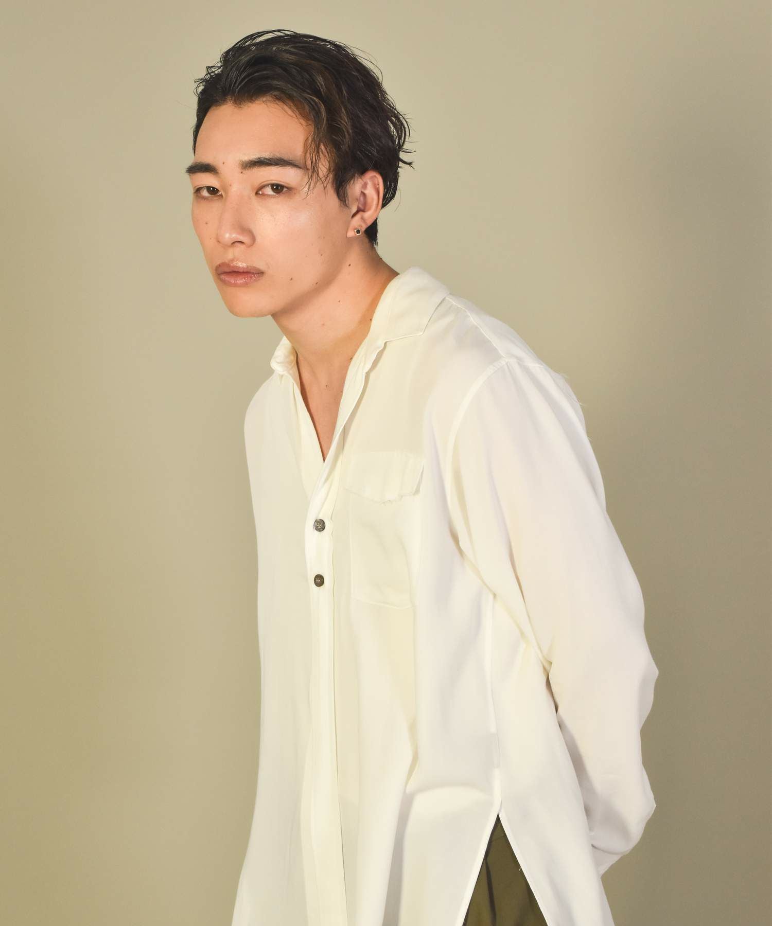 スタッズピアス/era pyramid stud/K10ゴールド