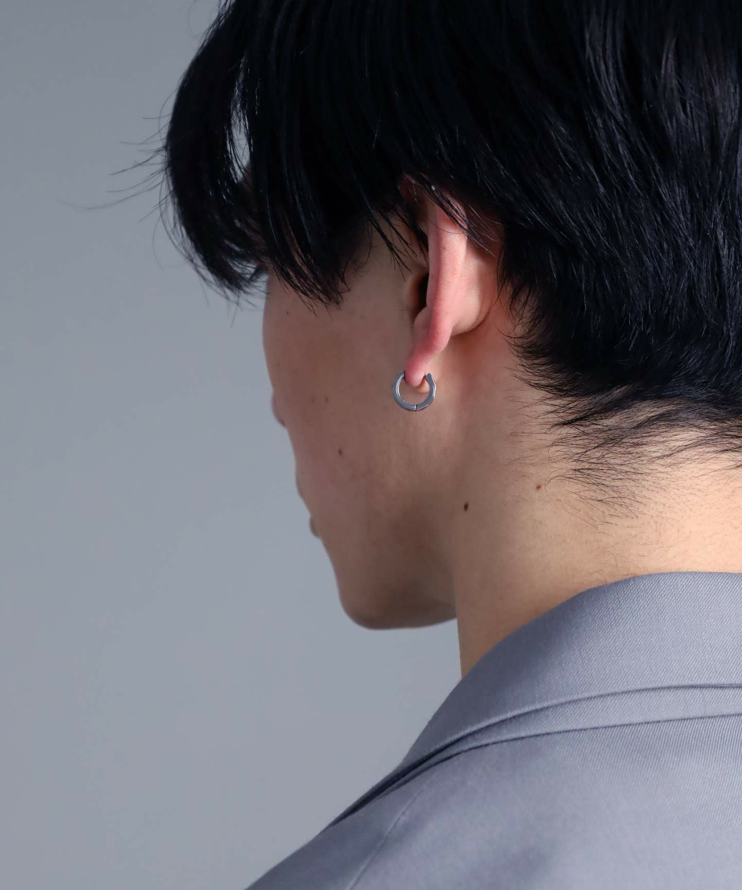 限定展開】“THE EDGE”カッティングフープピアス/シルバー×ブラック