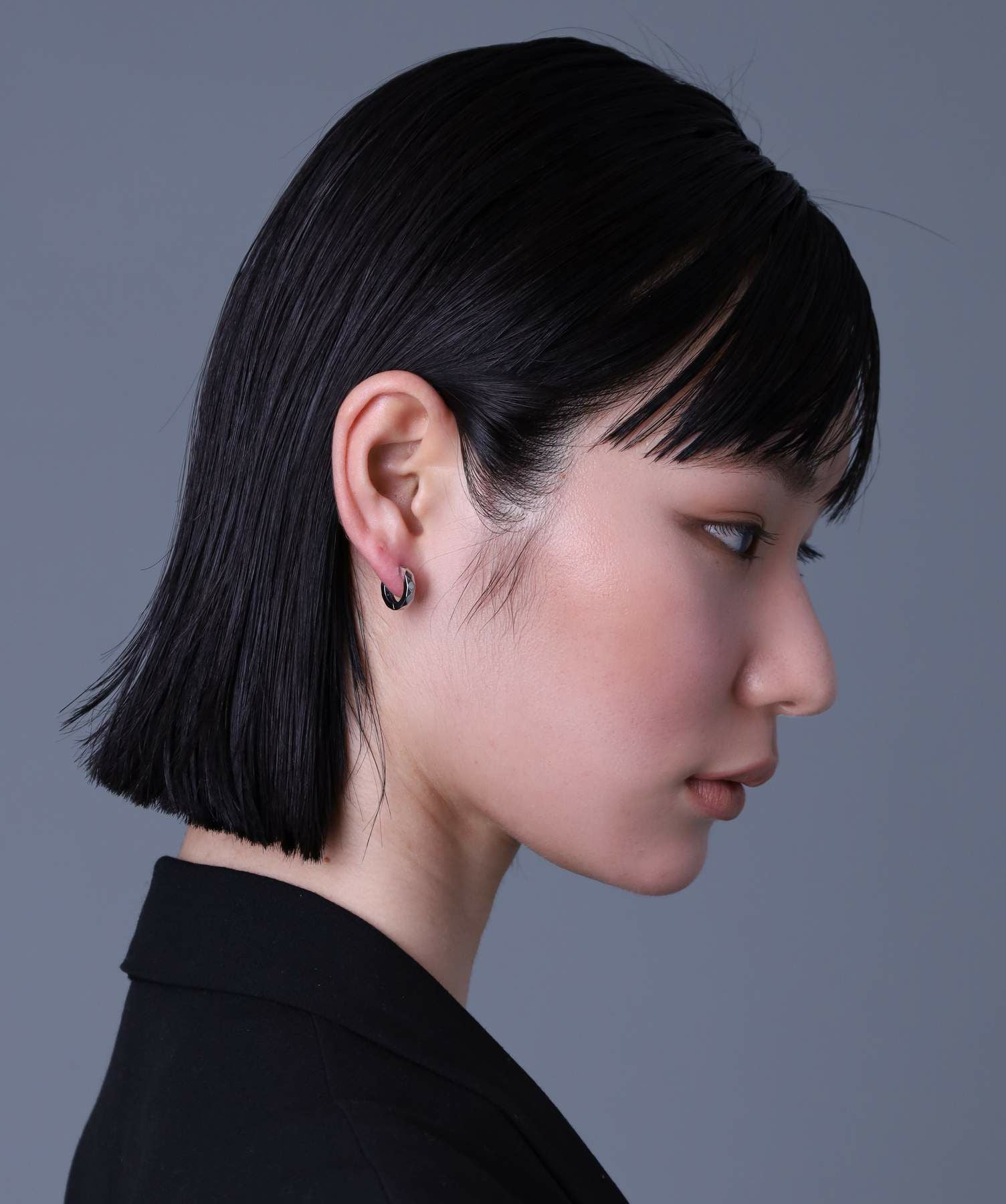 限定展開】“THE EDGE”カッティングフープピアス/シルバー×ブルー