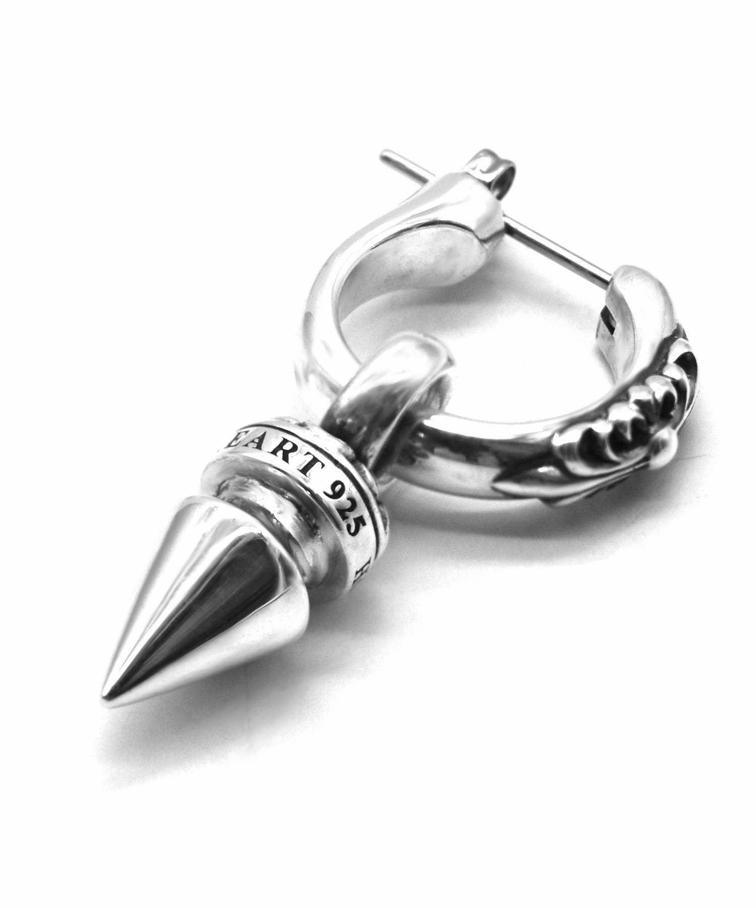 HOWL”クロッシングピアス（スパイクドドロップ）/シルバー925 | LION