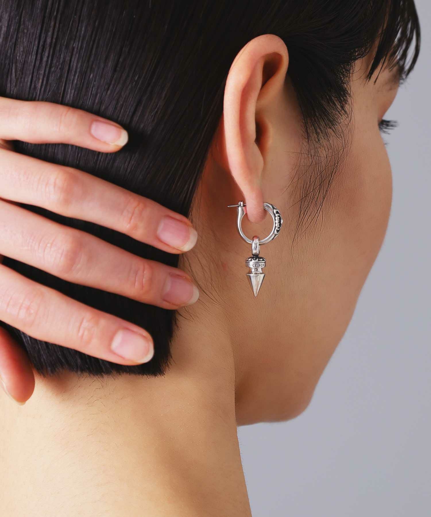 HOWL”クロッシングピアス（スパイクドドロップ）/シルバー925 | LION