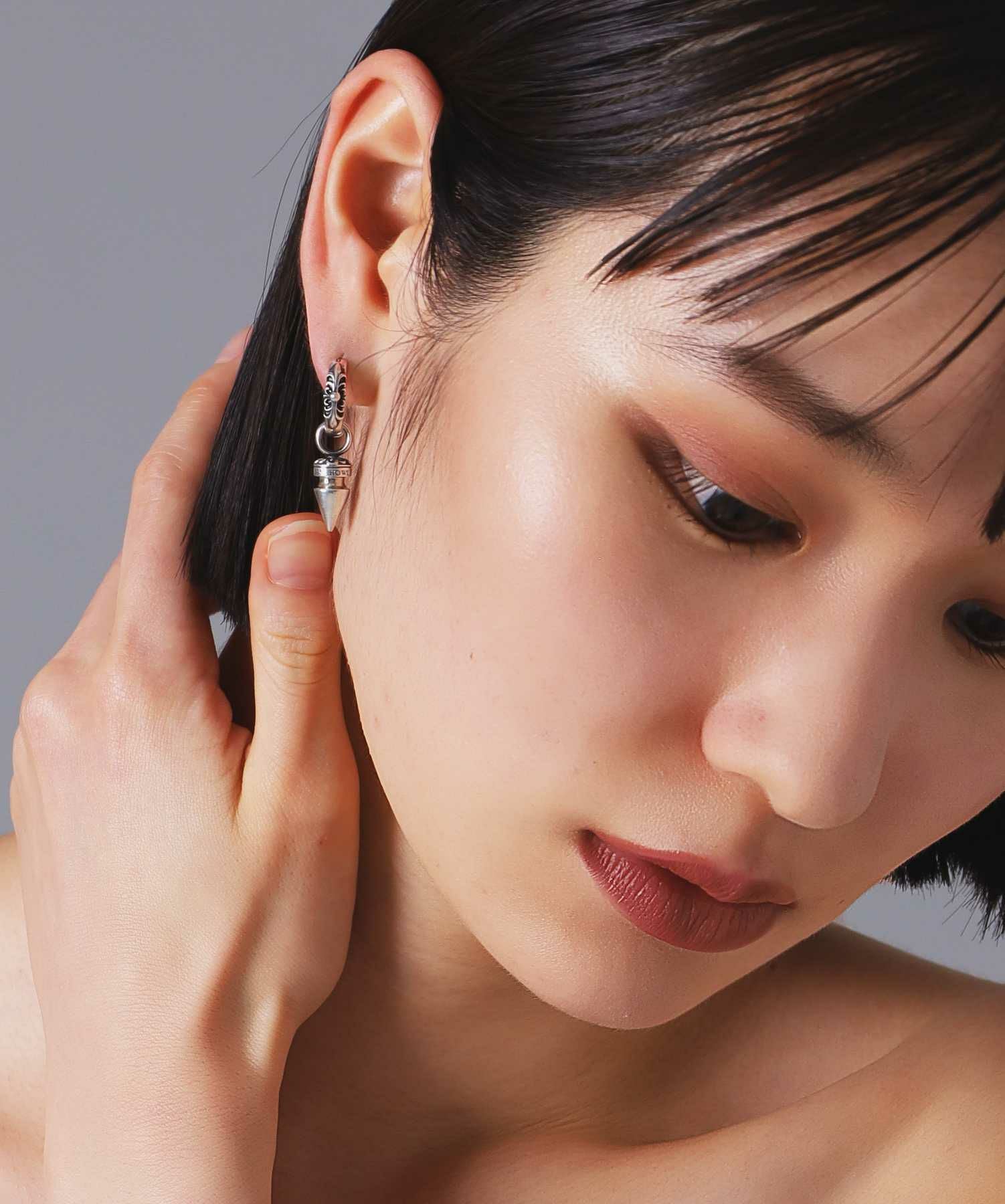 HOWL”クロッシングピアス（スパイクドドロップ）/シルバー925 | LION