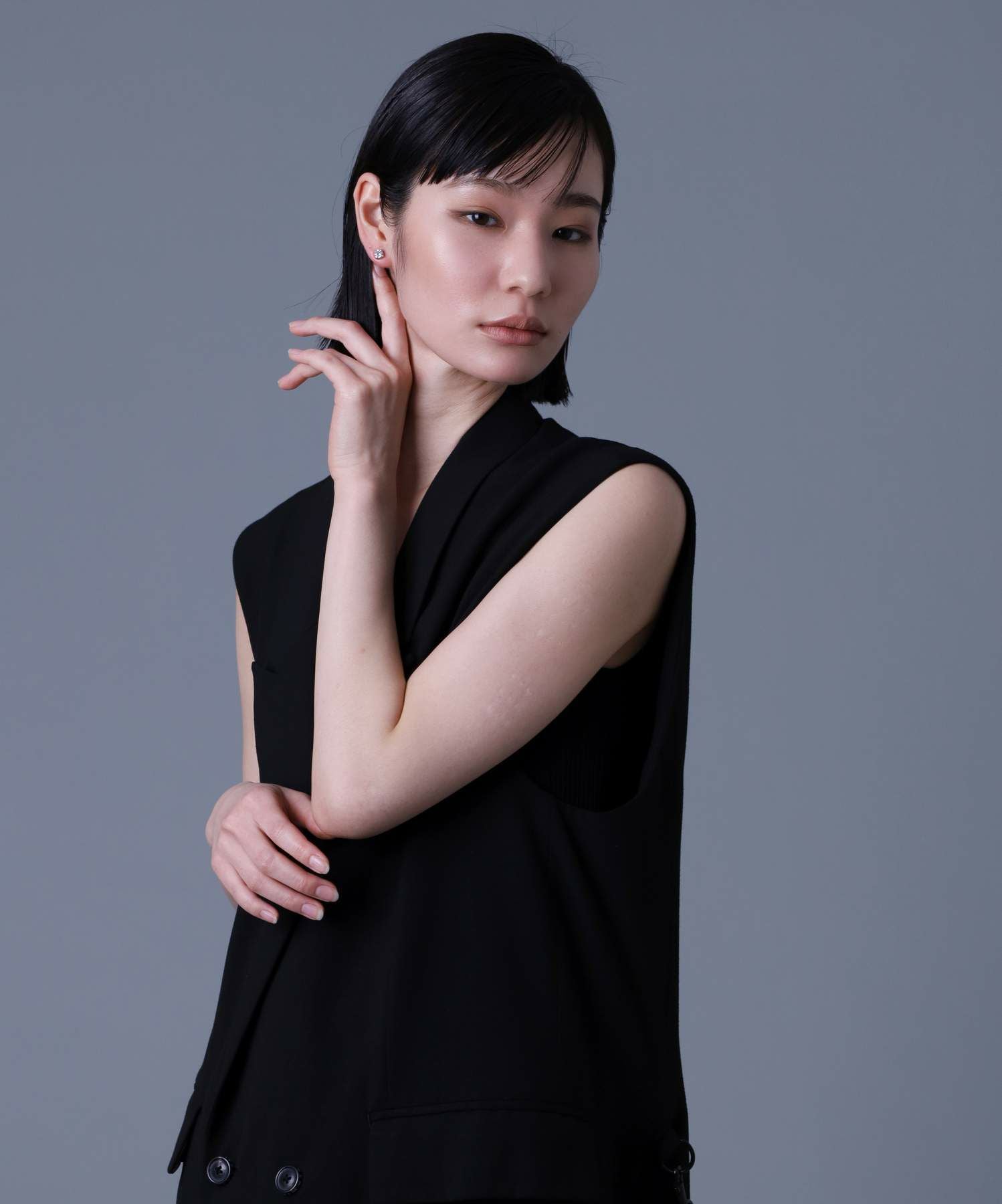 for Gift”スタッズピアス(スケルトンロゴ⁄クリアジルコニア