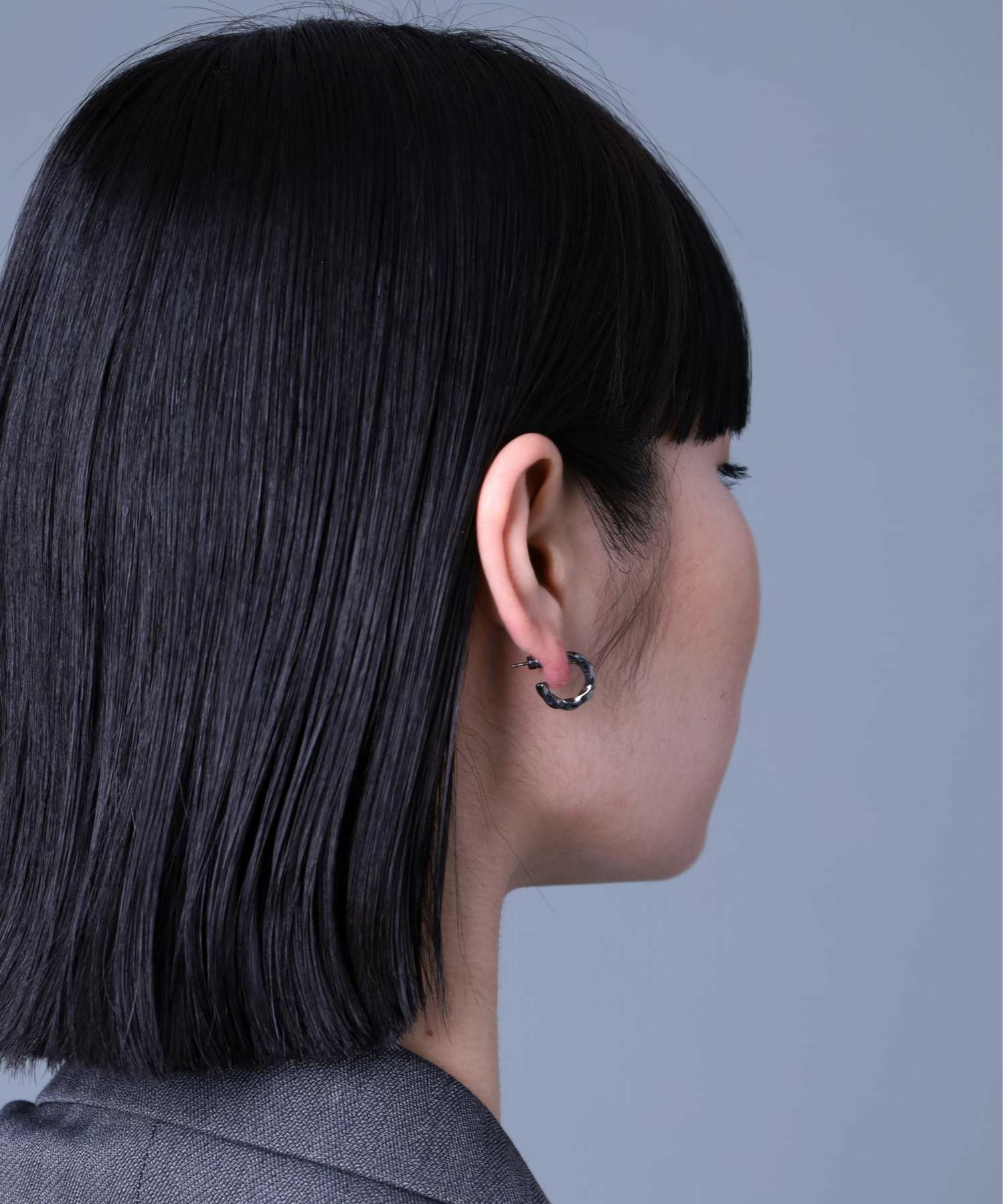 限定展開】“LH-1”G型ピアス（ツイスト/ライトブラック）/サージカル