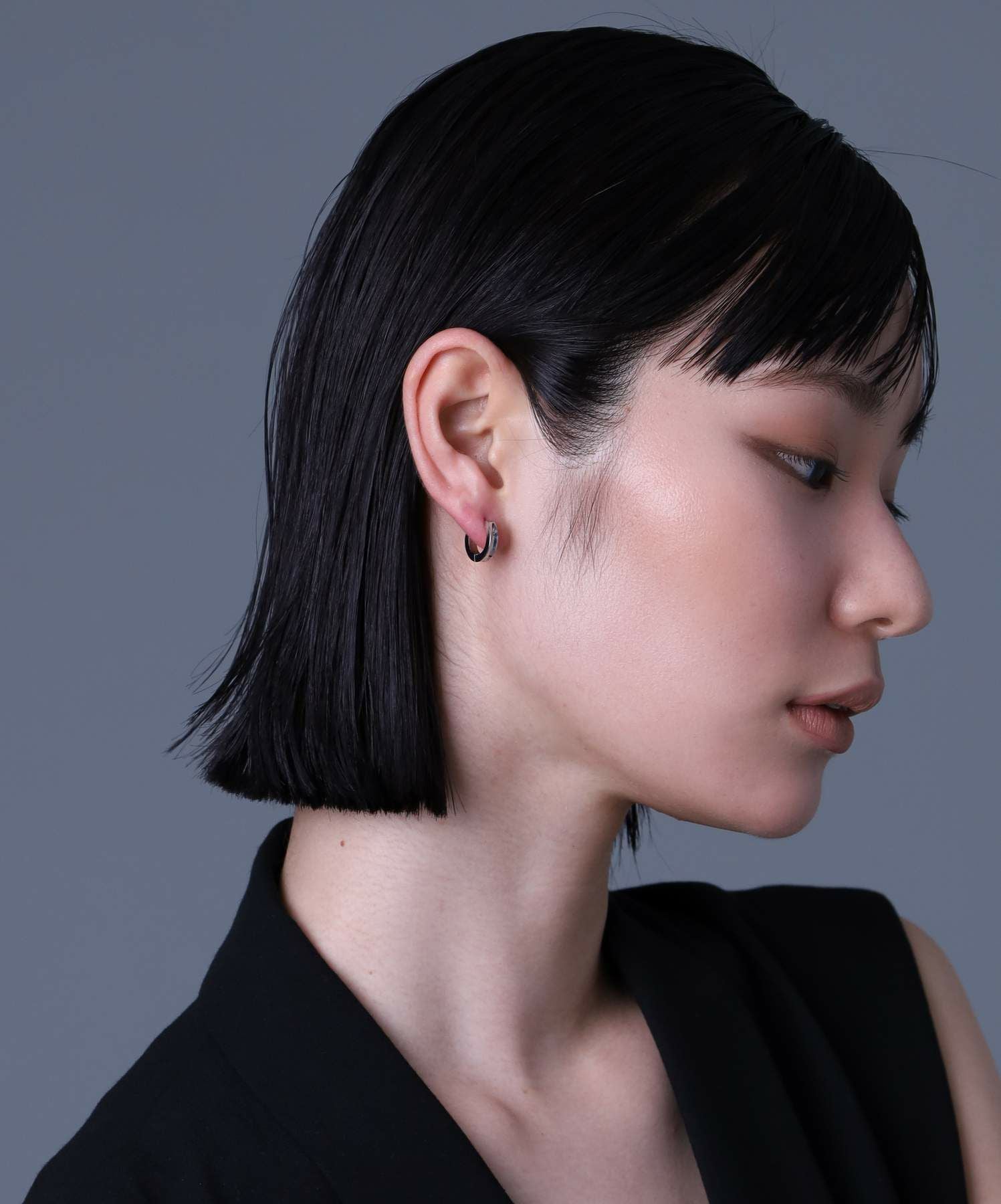 【WEB限定】リバースラウンドフープピアス/サージカルステンレス316L（金属アレルギー対応）