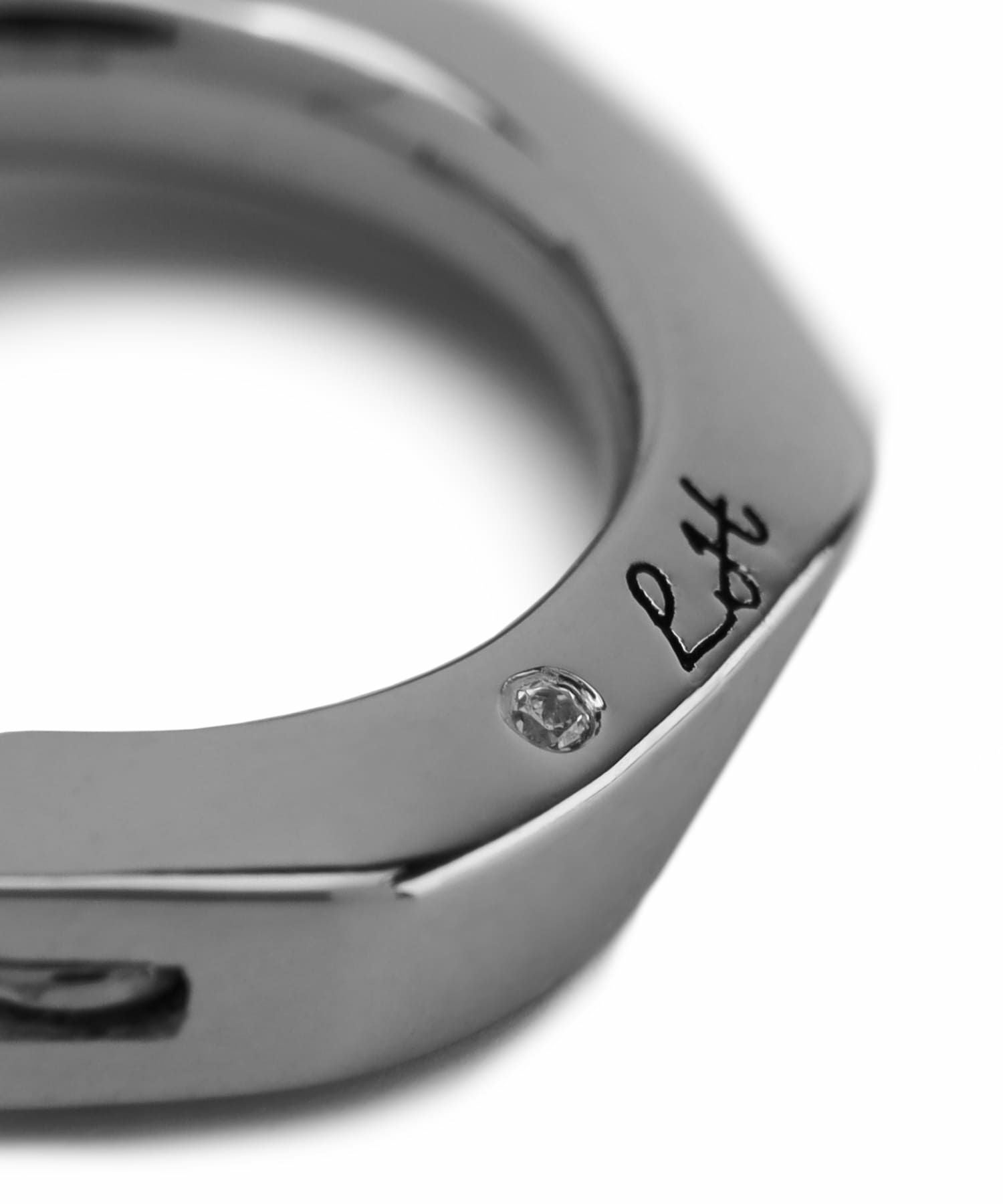 クロッシングピアス/フラグメントフープ/ブラック/シルバー925 | LION