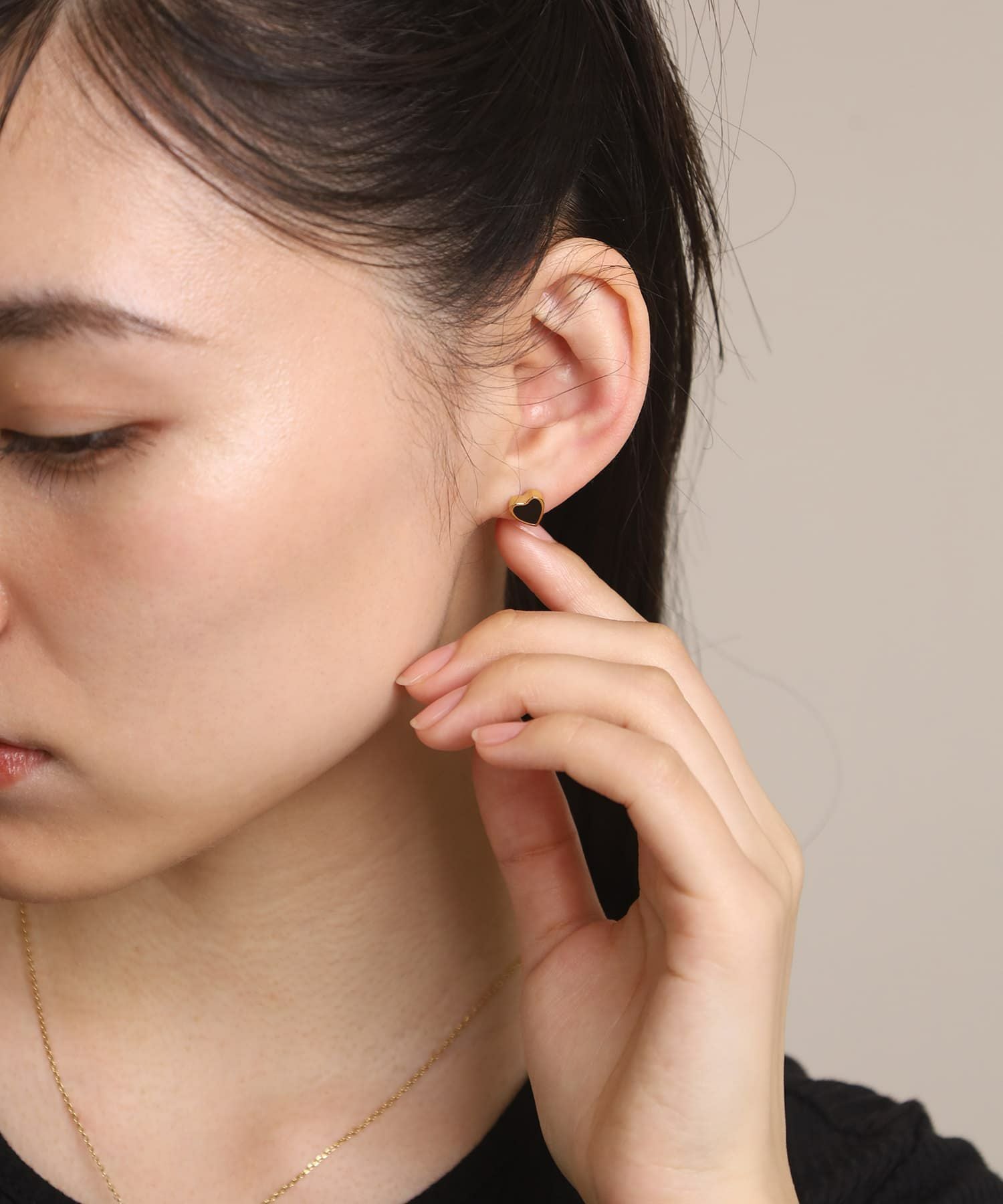 Moment”ハートピアス/ブラック/ゴールド/サージカルステンレス316L