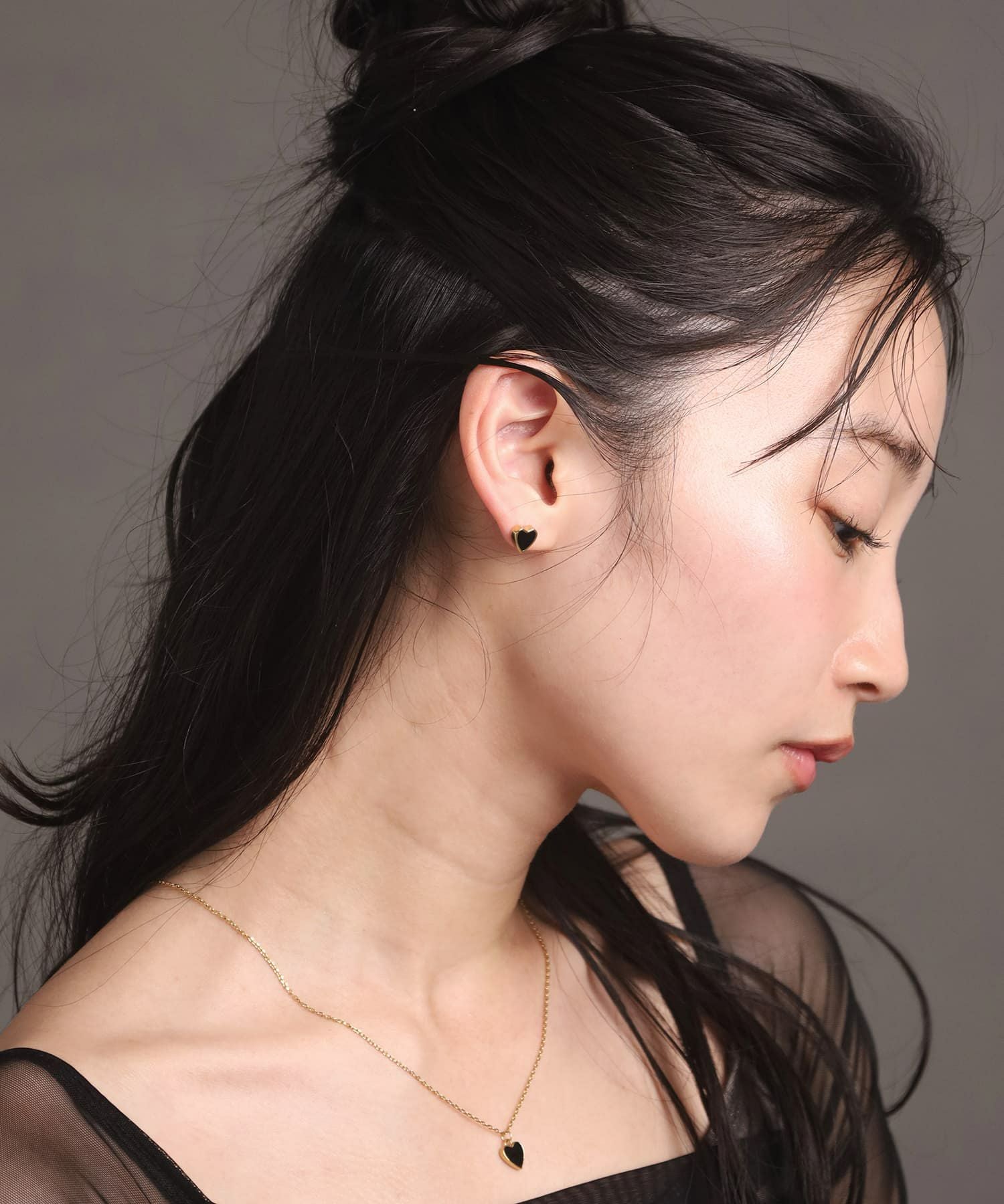 Moment”ハートピアス/ブラック/ゴールド/サージカルステンレス316L