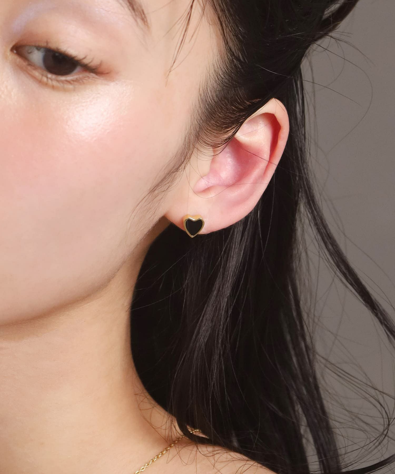 Moment”ハートピアス/ブラック/ゴールド/サージカルステンレス316L