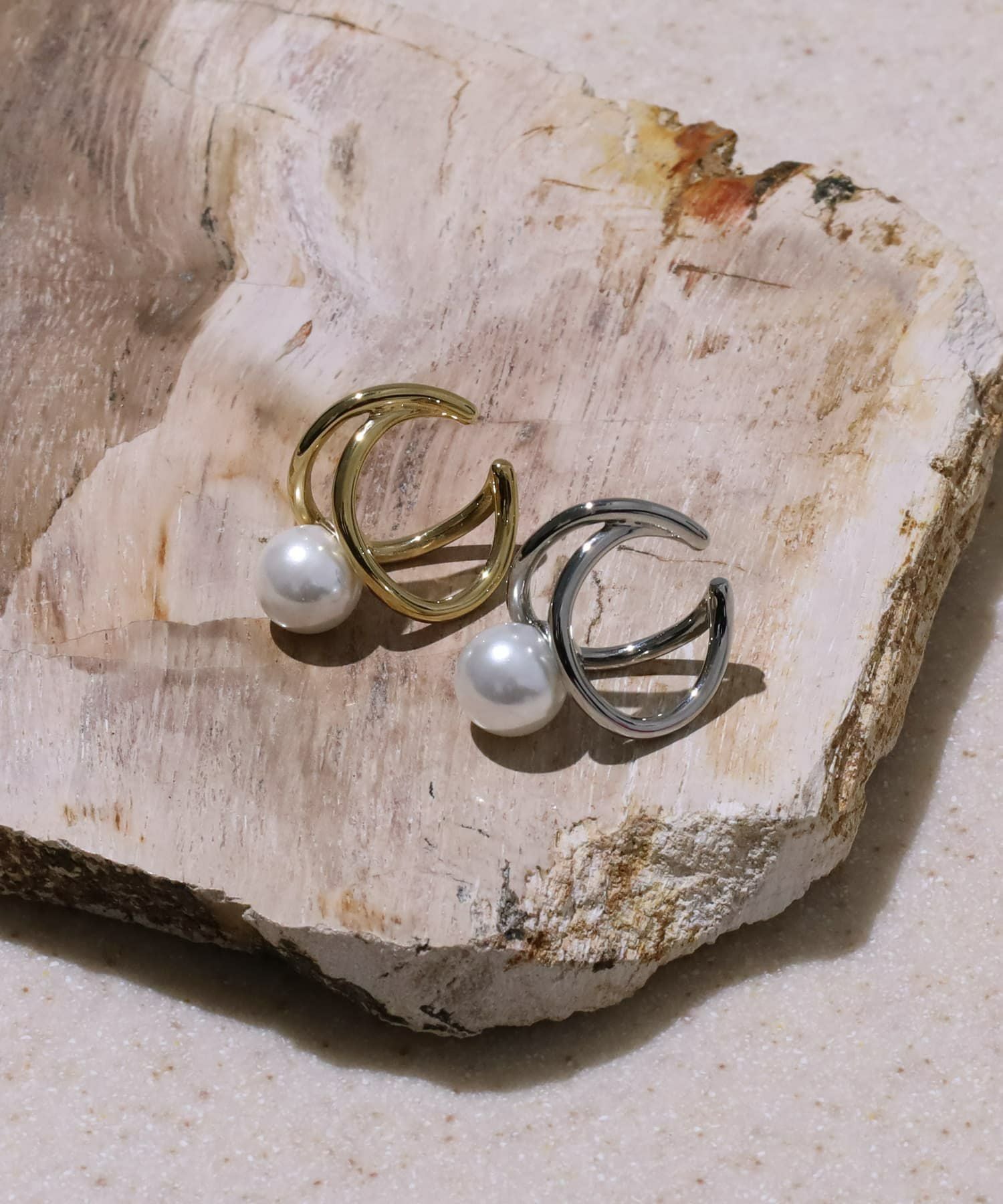 MELLOW”ポイントパールダブルイヤーカフ/ゴールド/サージカル