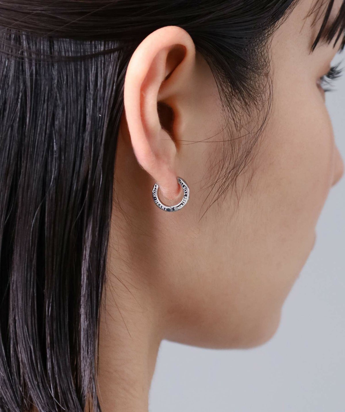 【限定展開】“THE EDGE”エングレイブカッティングフープピアス/スペシャルパッケージ/サージカルステンレス（金属アレルギー対応）