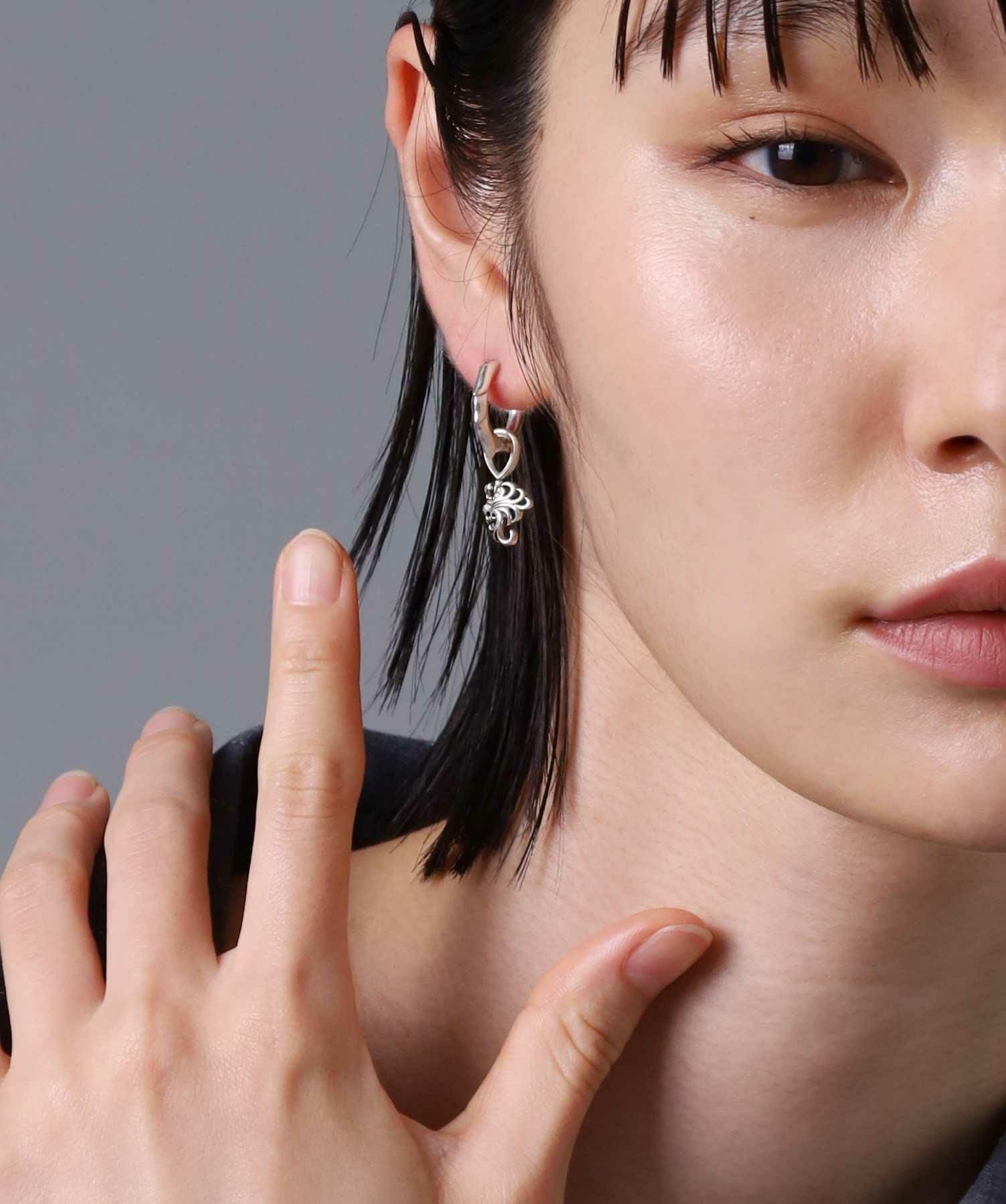  “HOWL”クロッシングピアス/タテガミフープ＆HOWLチャーム/シルバー925