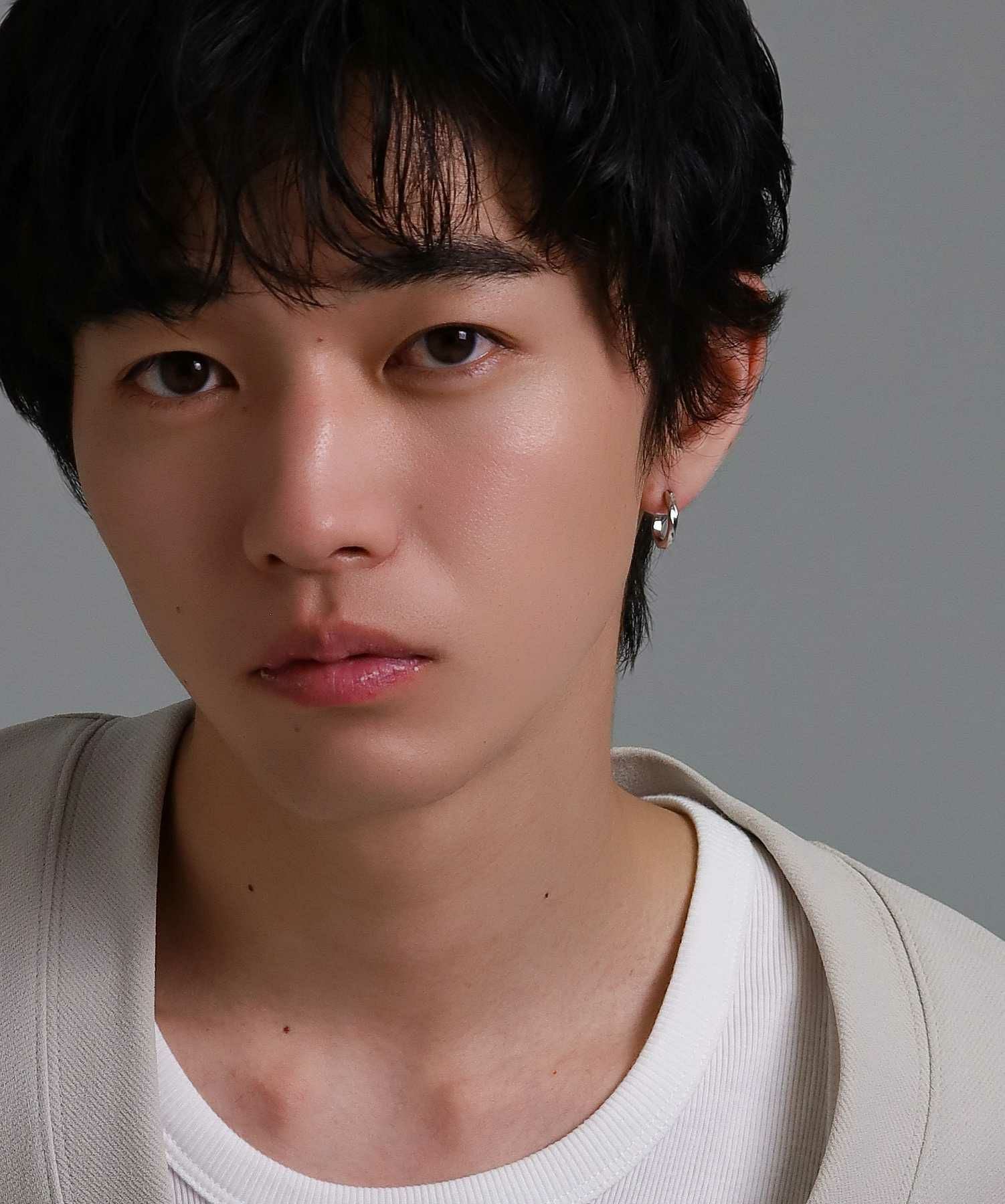 “for Gift”クロッシングピアス/シティポップ“TYPE B”/シルバー925の着用イメージ