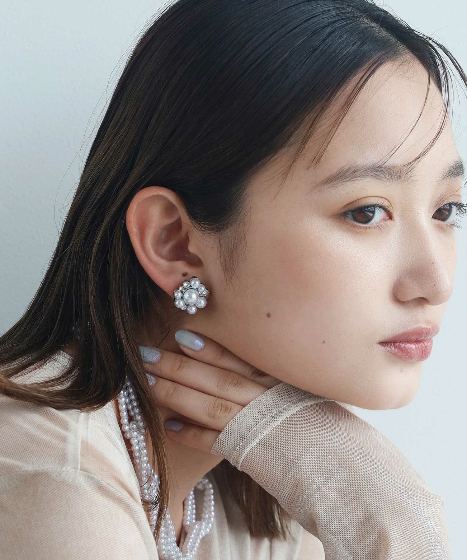 シルバーアクセサリー10　イヤリング WEB限定】“MELLOW”パールビジューイヤリング（シルバー）/サージカル