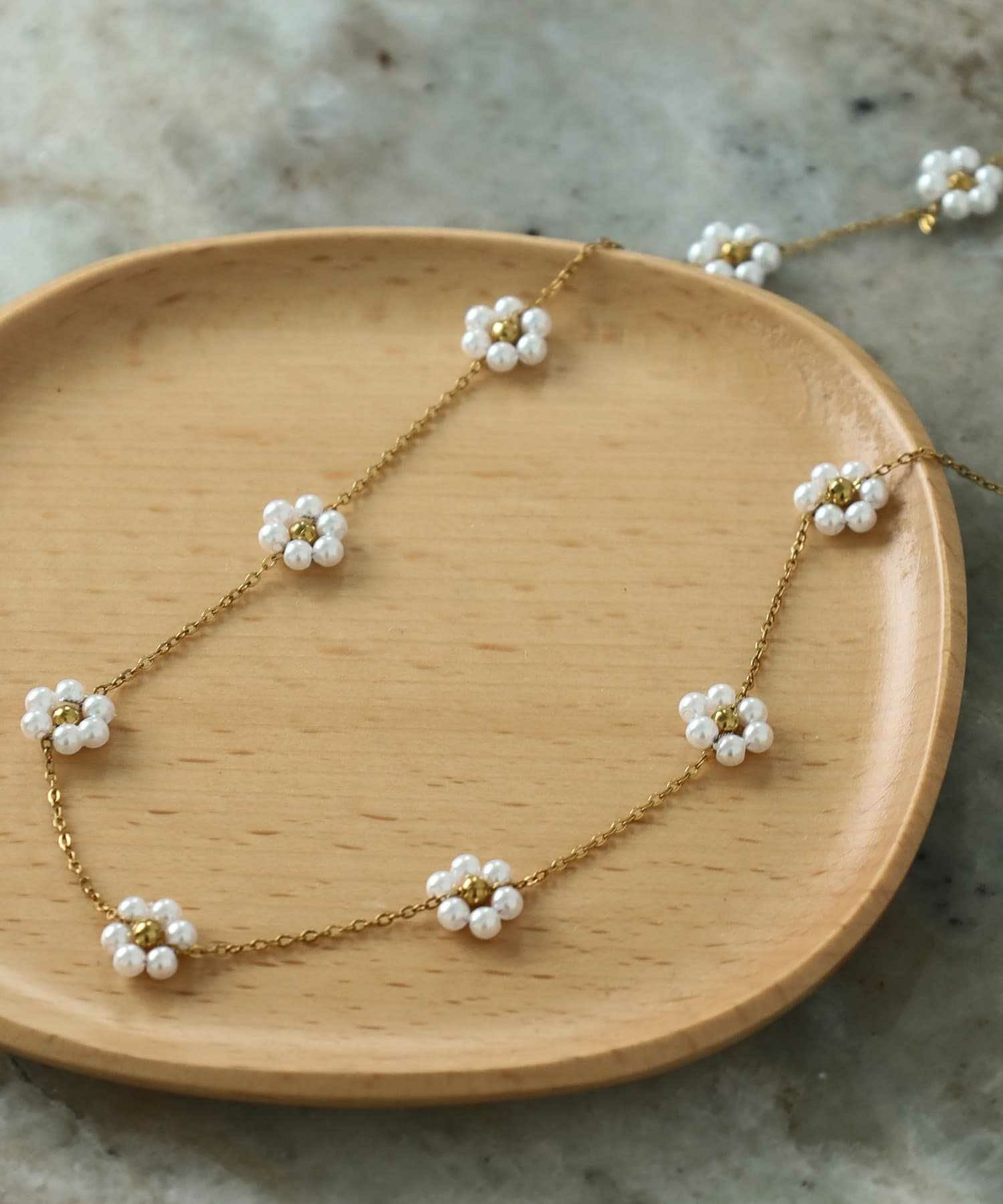 希少◇美品◇STANLEY HAGLER◇花模様パールネックレス◇ゴールド WEB限定】“MELLOW”フラワーパールステーションネックレス（ゴールド