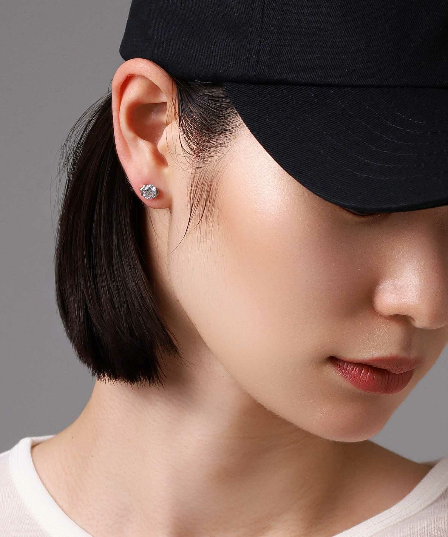 BASIC”ブリリアントカットピアス（シルバー×クリアジルコニア