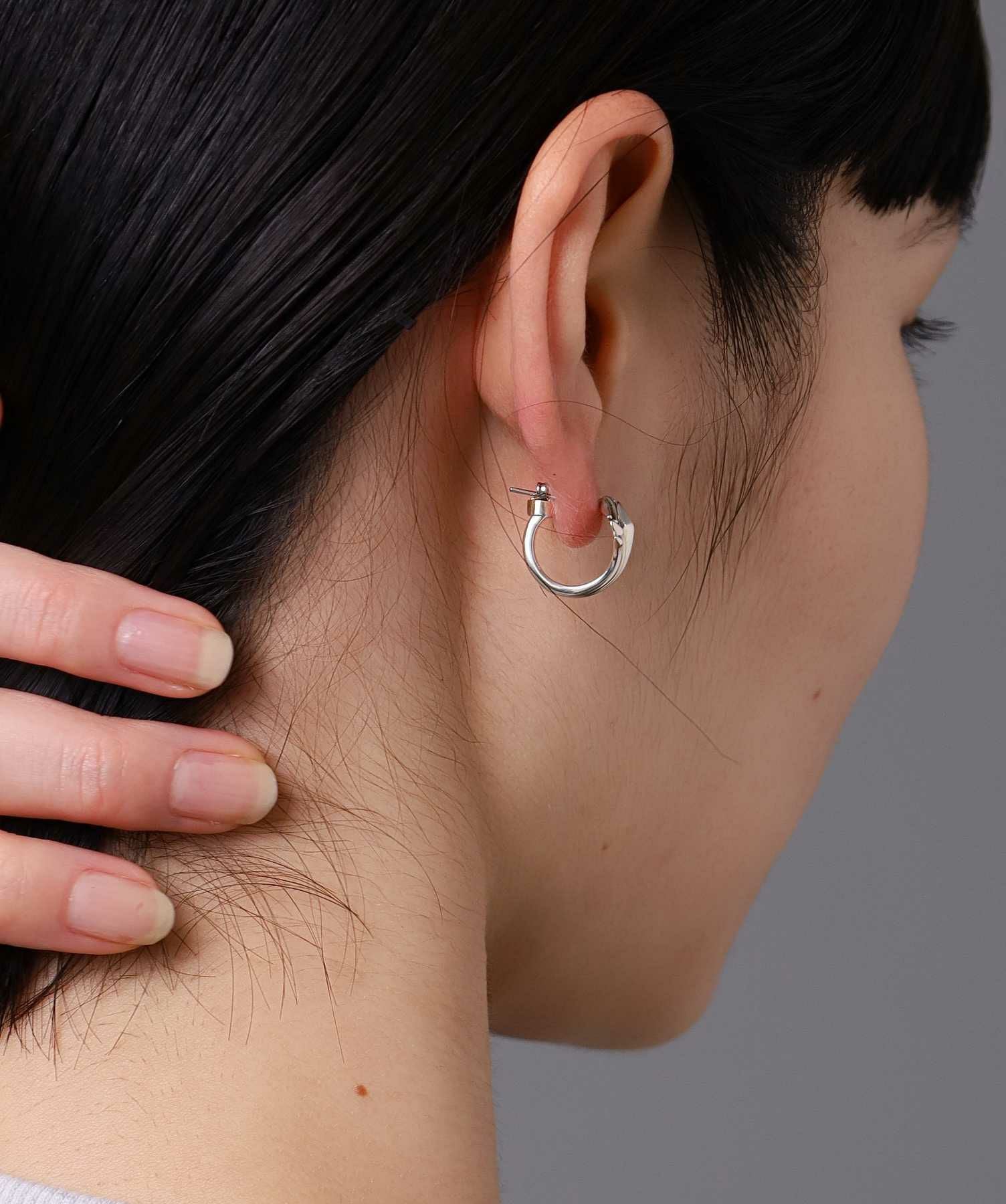 HOWL”クロッシングピアス（クロウデザイン）/シルバー925 | LION HEART